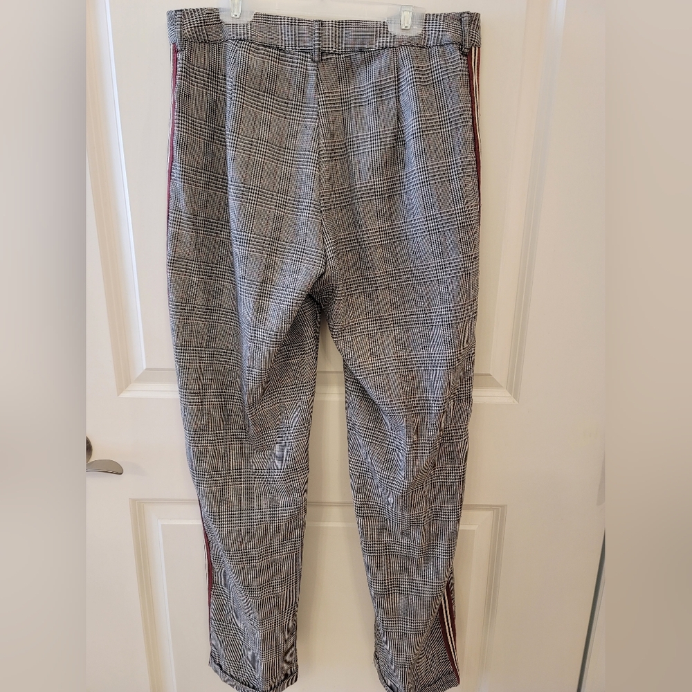 Hem & Thread Pants - M - Picture 2 of 8